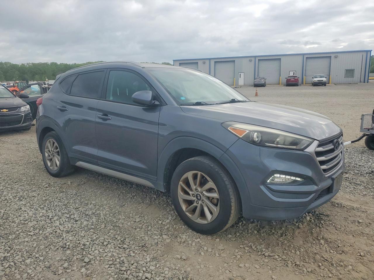 2017 HYUNDAI TUCSON SE photo 7