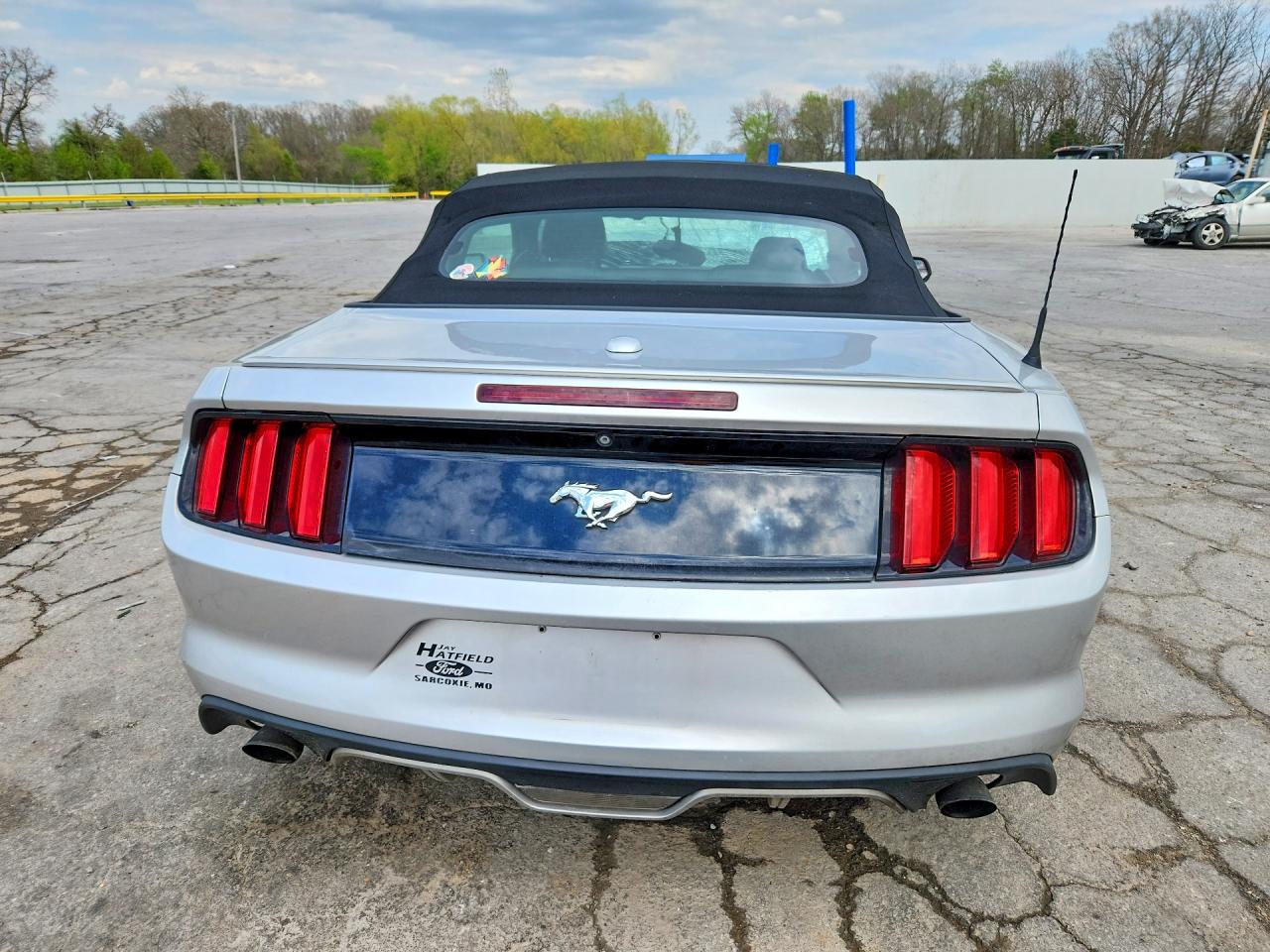 2016 FORD MUSTANG photo 6