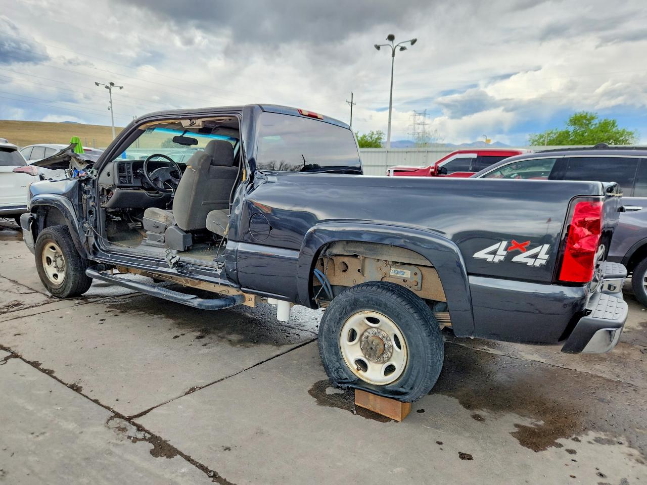 2004 CHEVROLET SILVERADO K2500 HEAVY DUTY photo 3