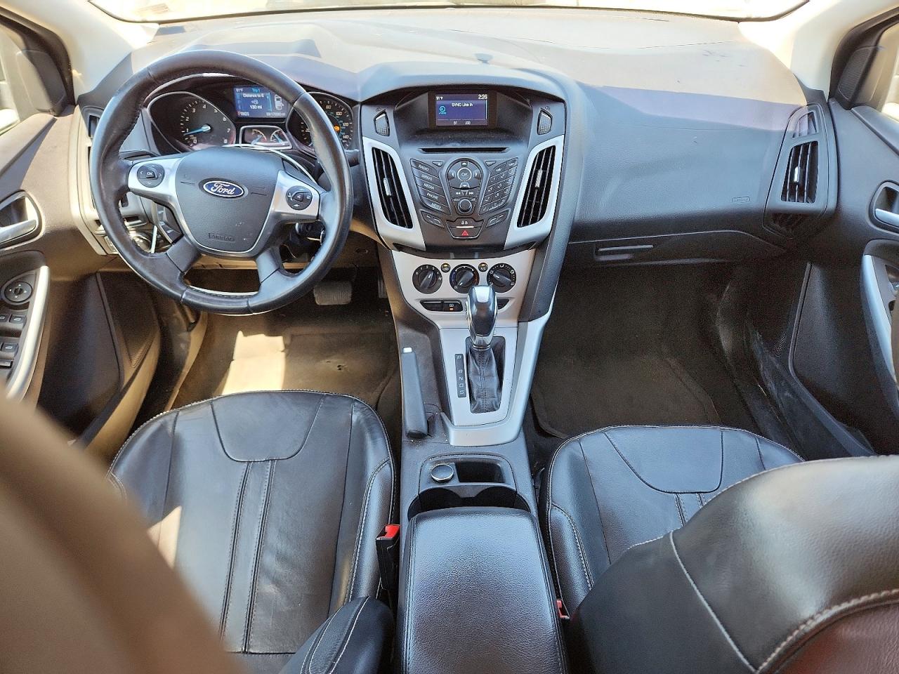 2014 FORD FOCUS SE photo 15