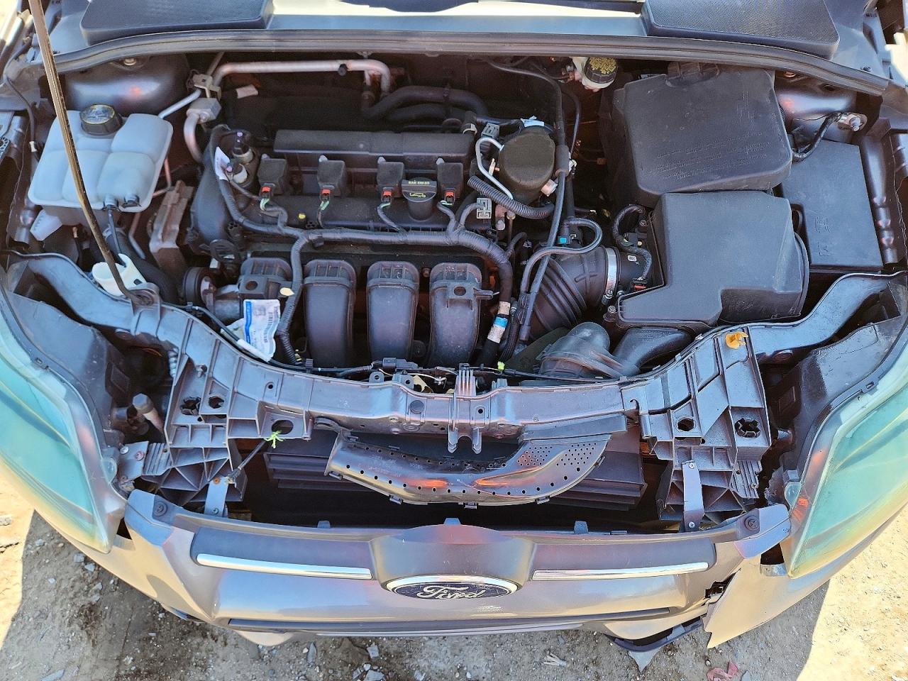 2014 FORD FOCUS SE photo 21