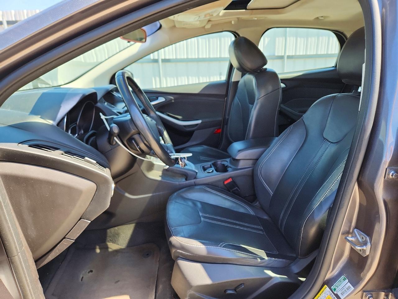 2014 FORD FOCUS SE photo 13