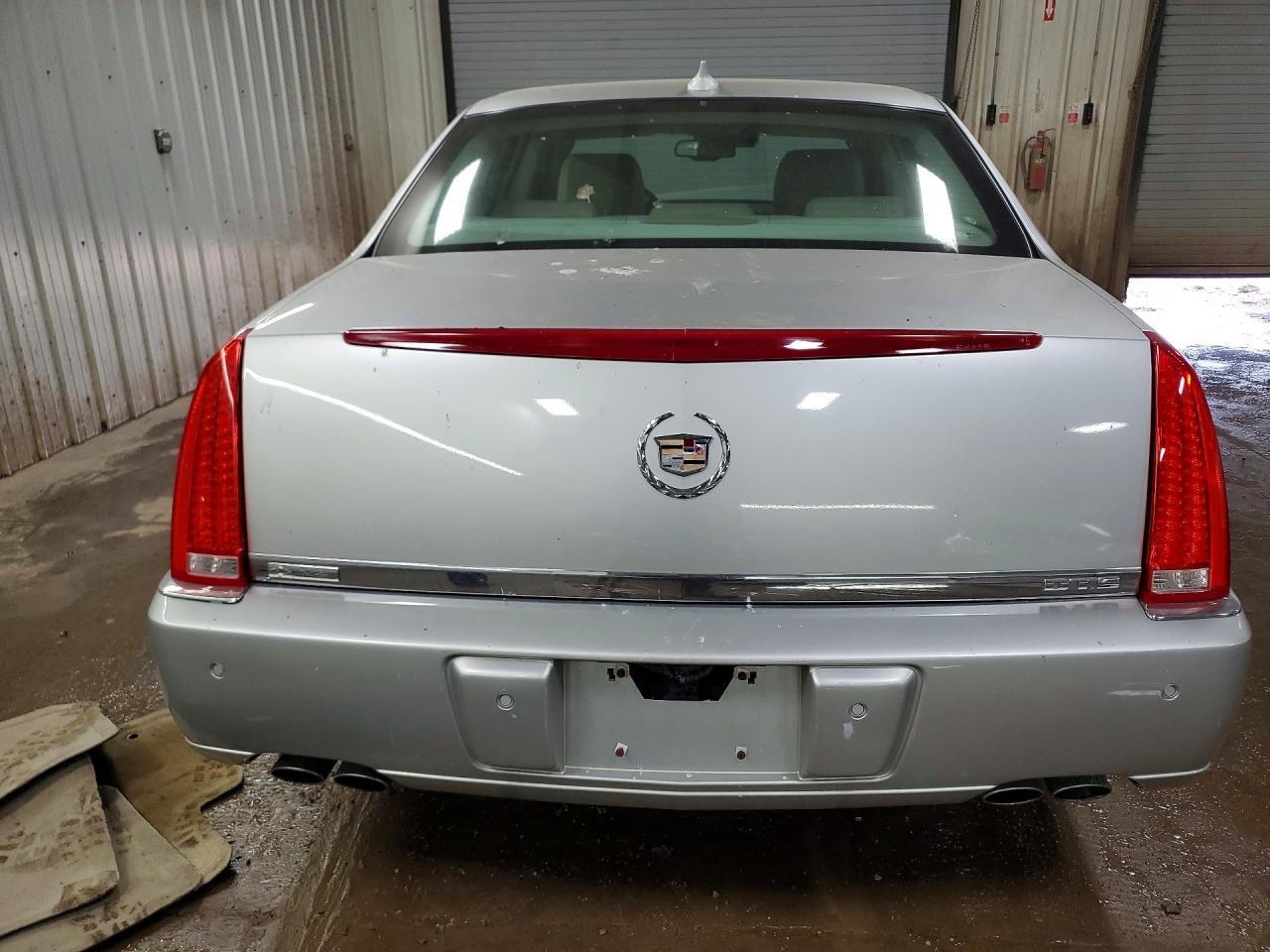 2010 CADILLAC DTS PREMIUM COLLECTION photo 11