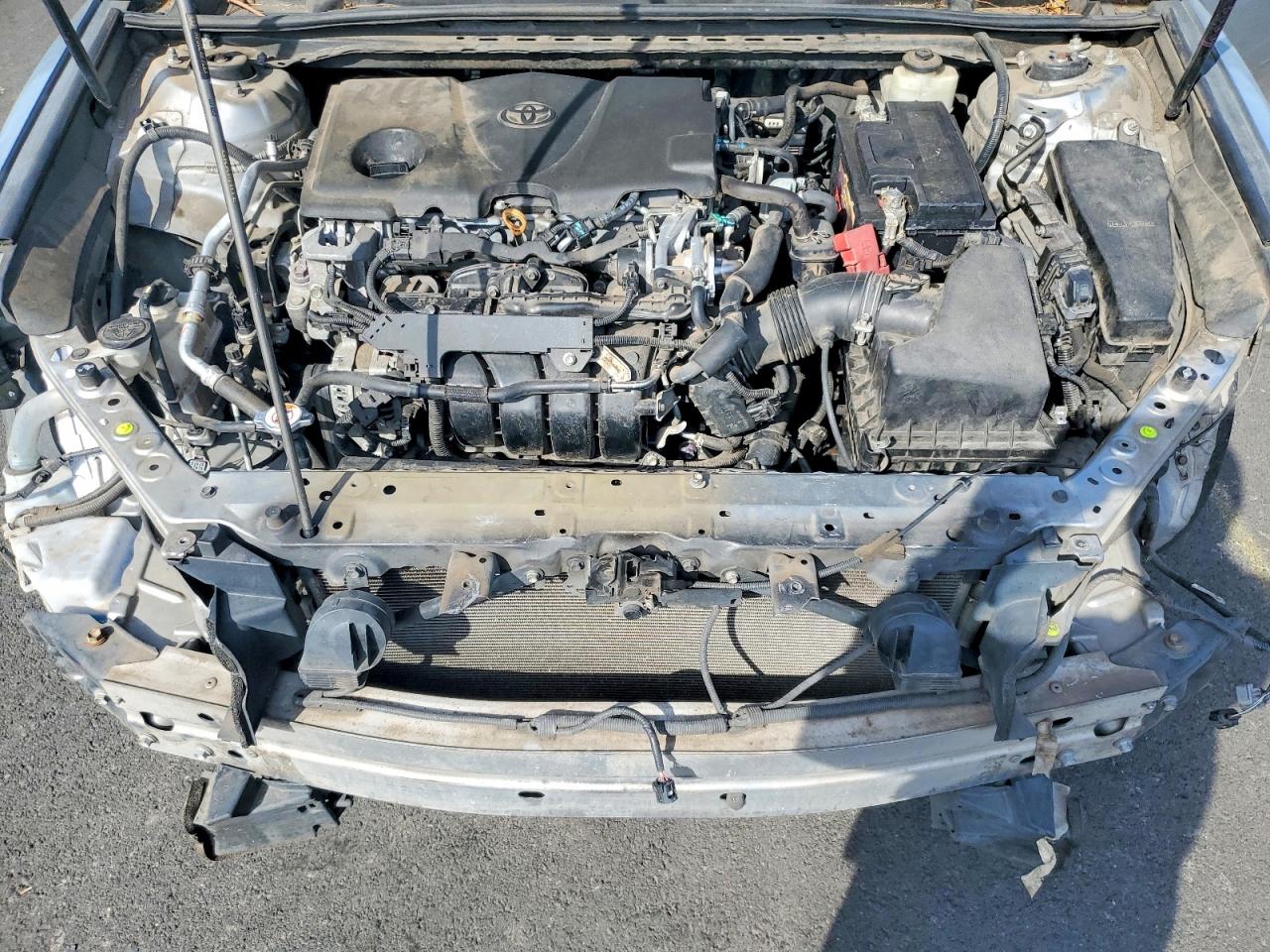 2018 TOYOTA CAMRY LE photo 11