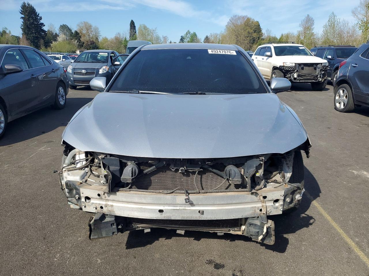 2018 TOYOTA CAMRY LE photo 5