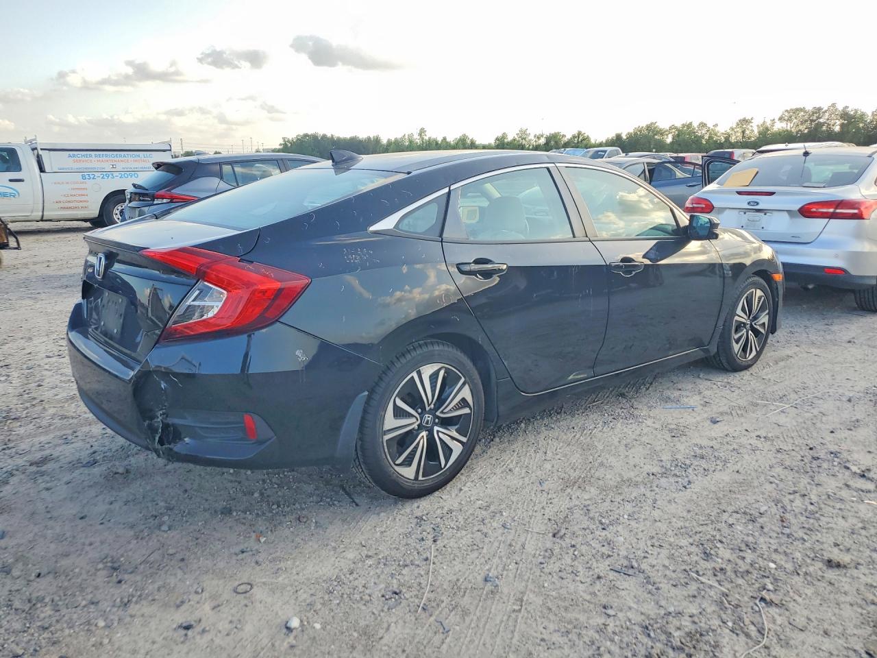 2016 HONDA CIVIC EXL photo 3