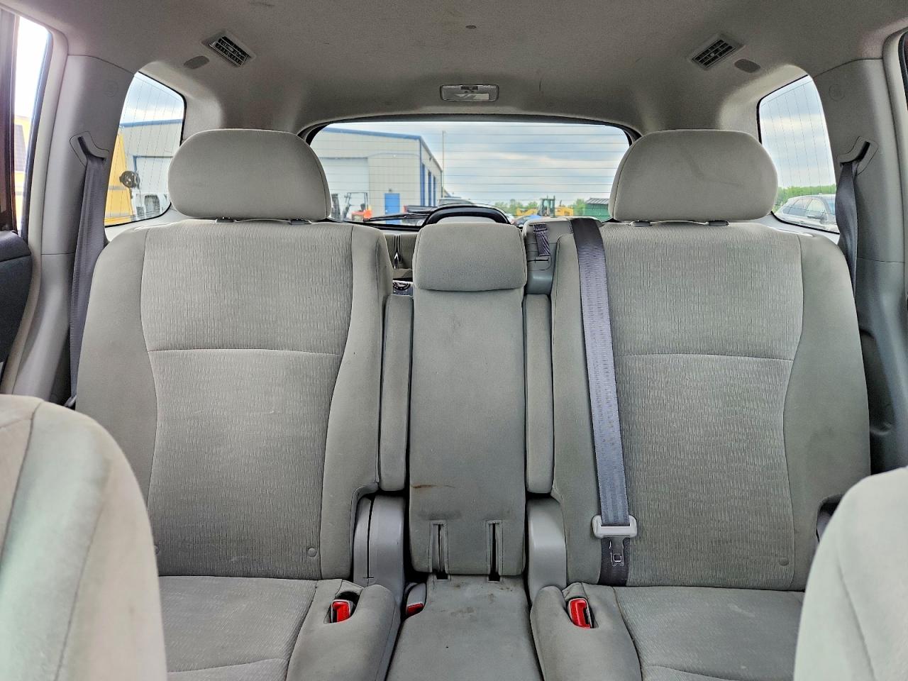 2011 TOYOTA HIGHLANDER BASE photo 19