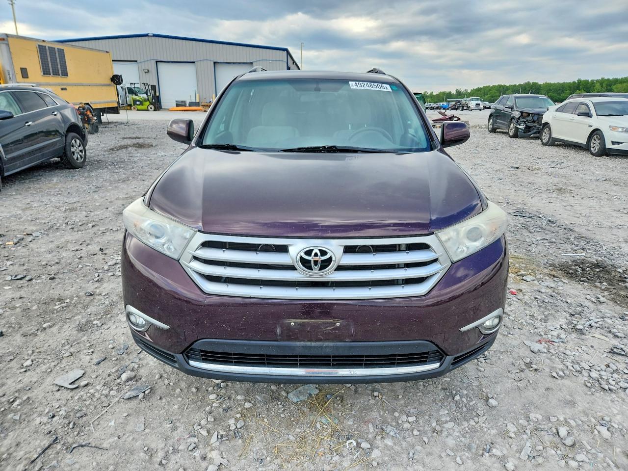 2011 TOYOTA HIGHLANDER BASE photo 9