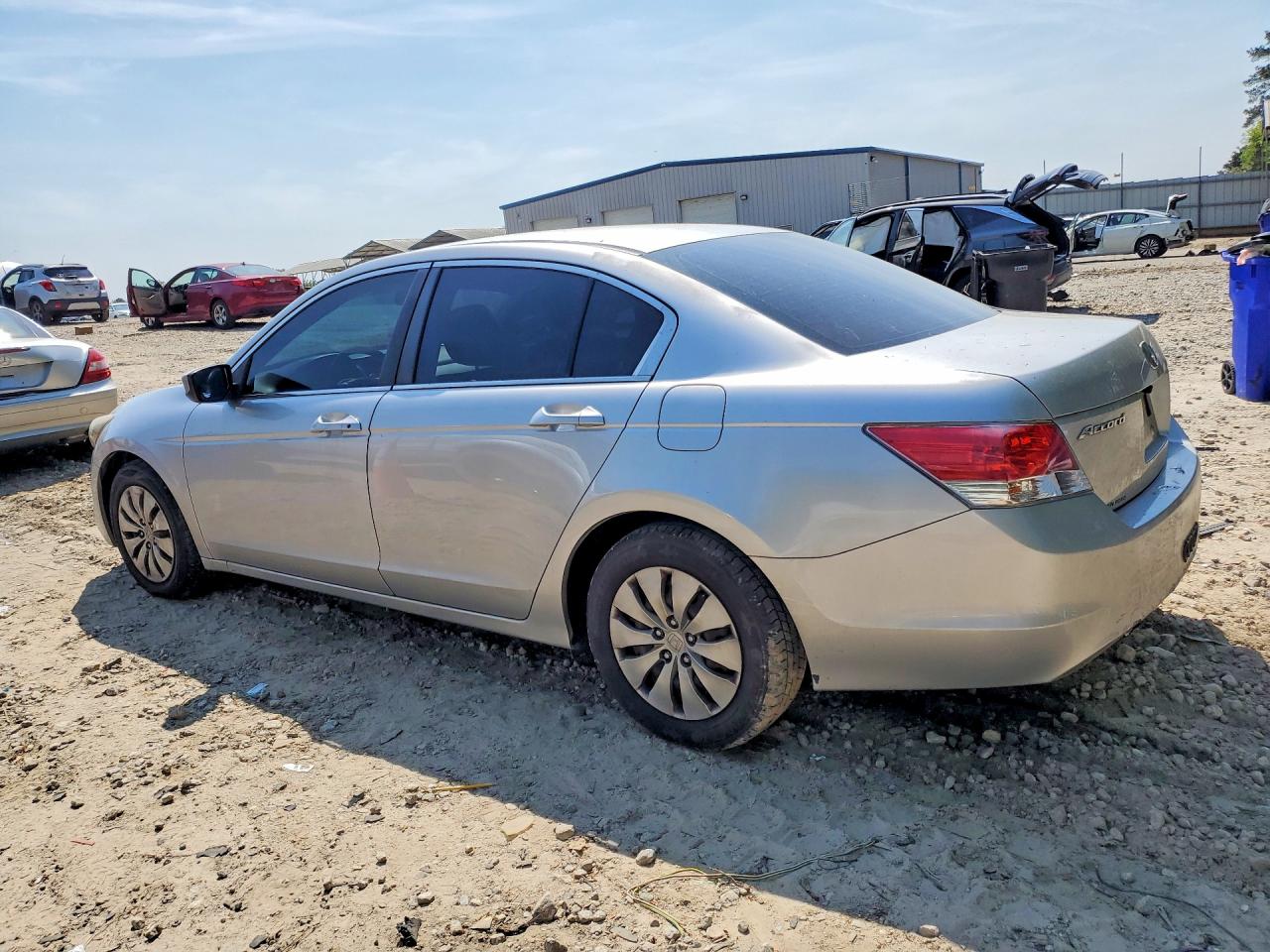2009 HONDA ACCORD LX photo 3