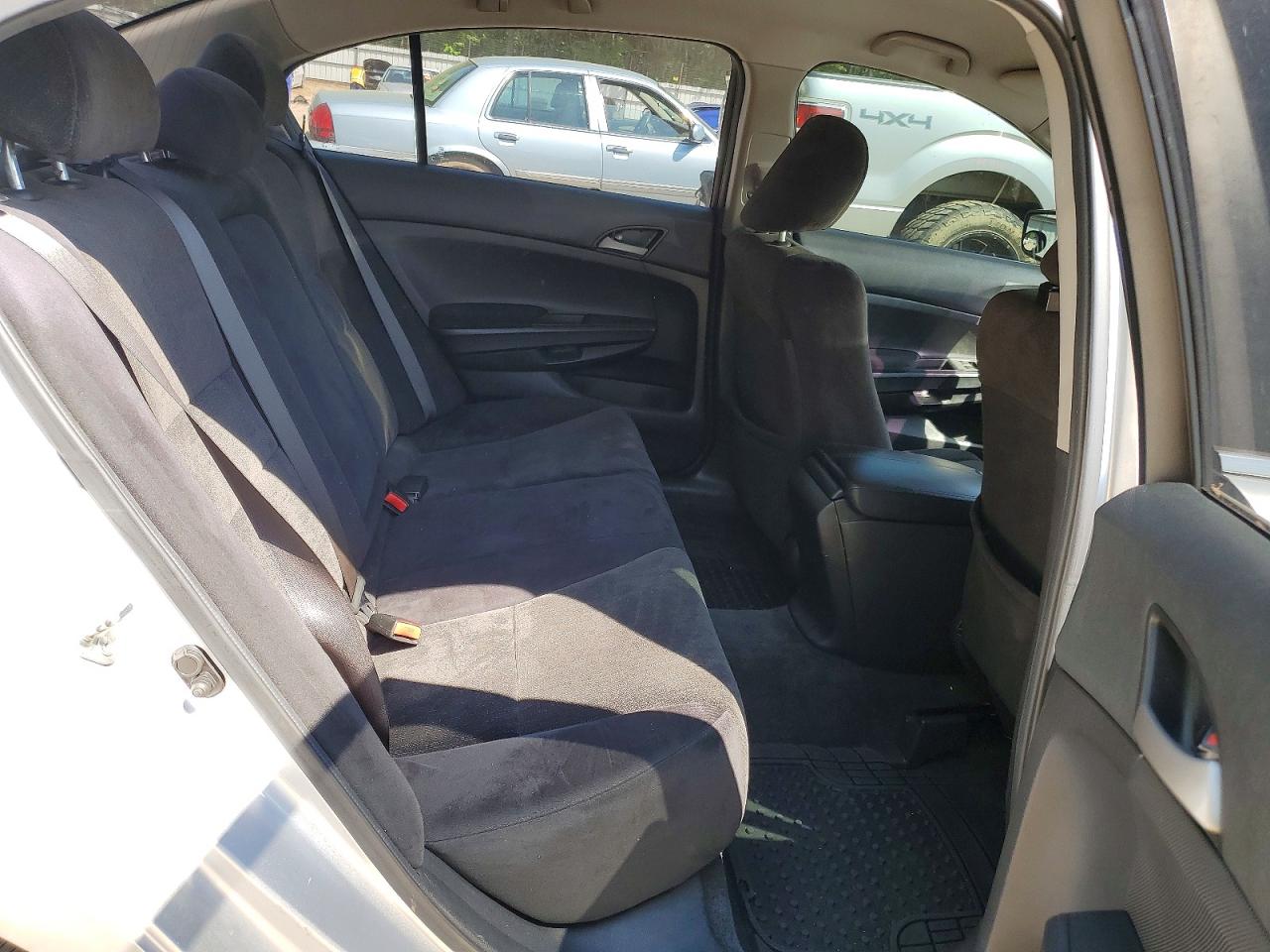 2009 HONDA ACCORD LX photo 19
