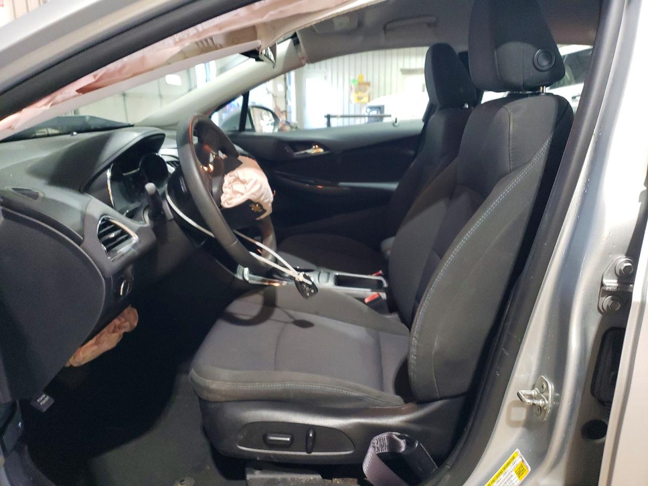 2017 CHEVROLET CRUZE LT photo 13