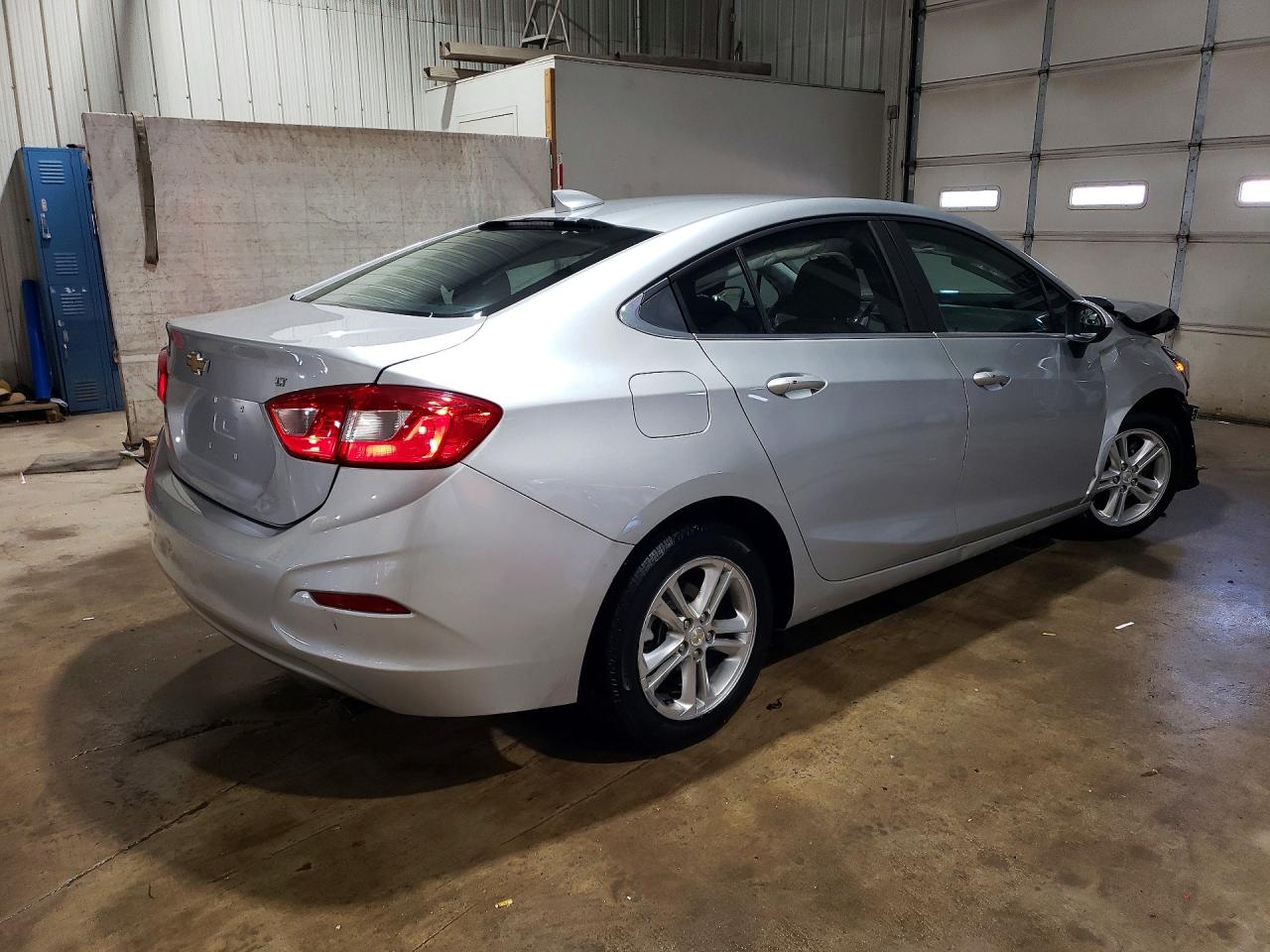 2017 CHEVROLET CRUZE LT photo 5