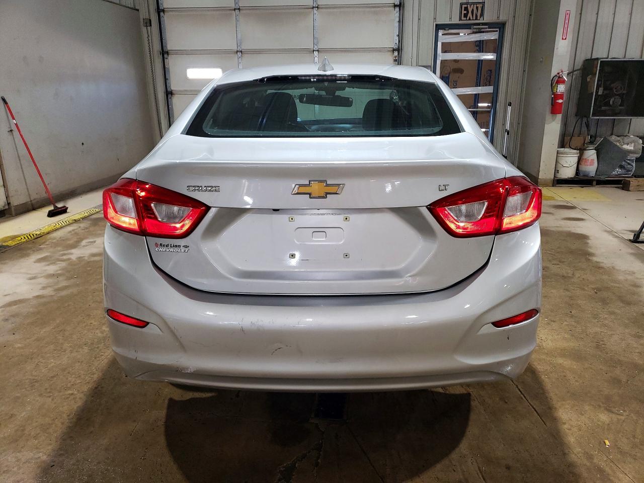 2017 CHEVROLET CRUZE LT photo 11