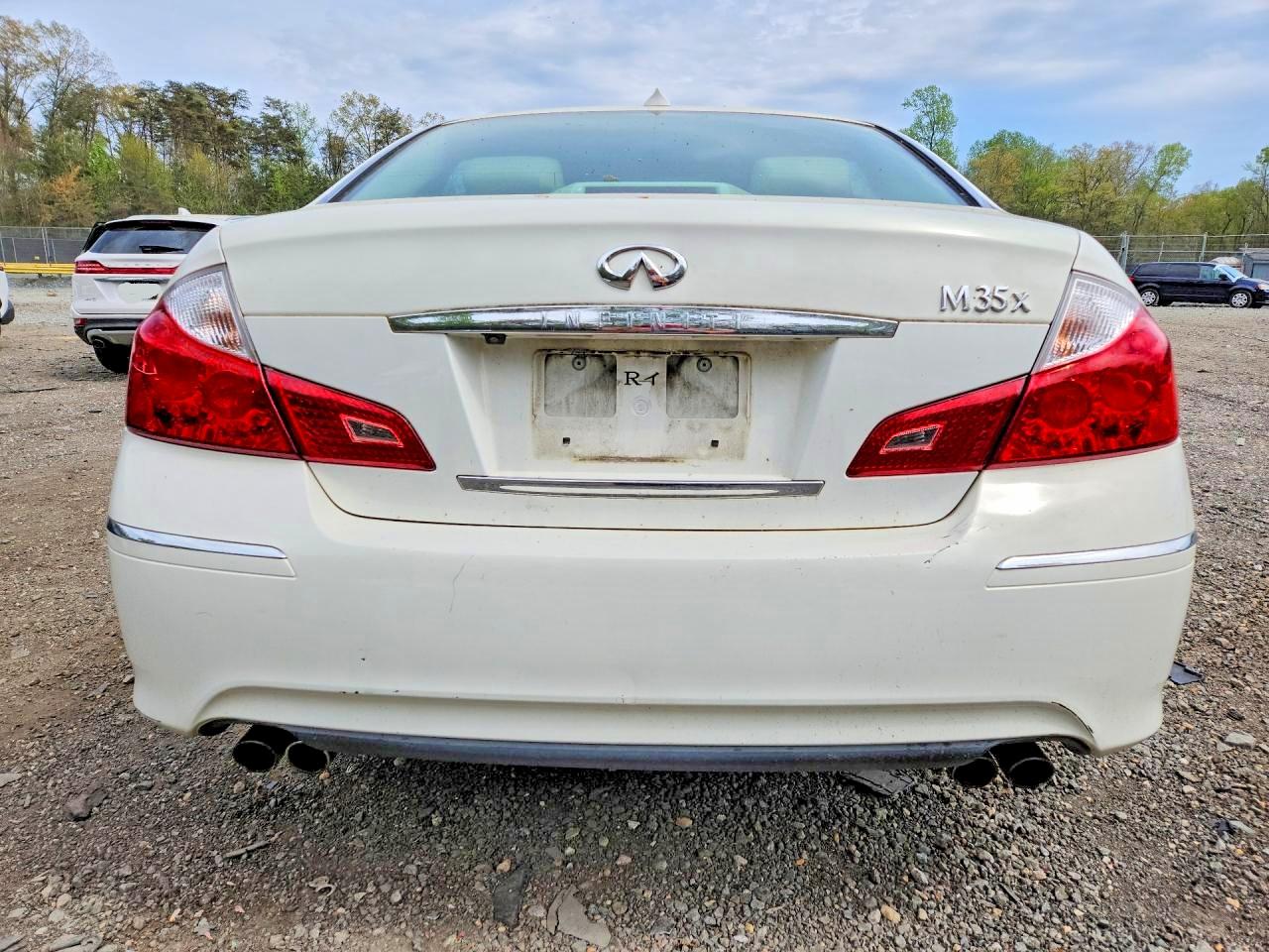 2008 INFINITI M35 X photo 11
