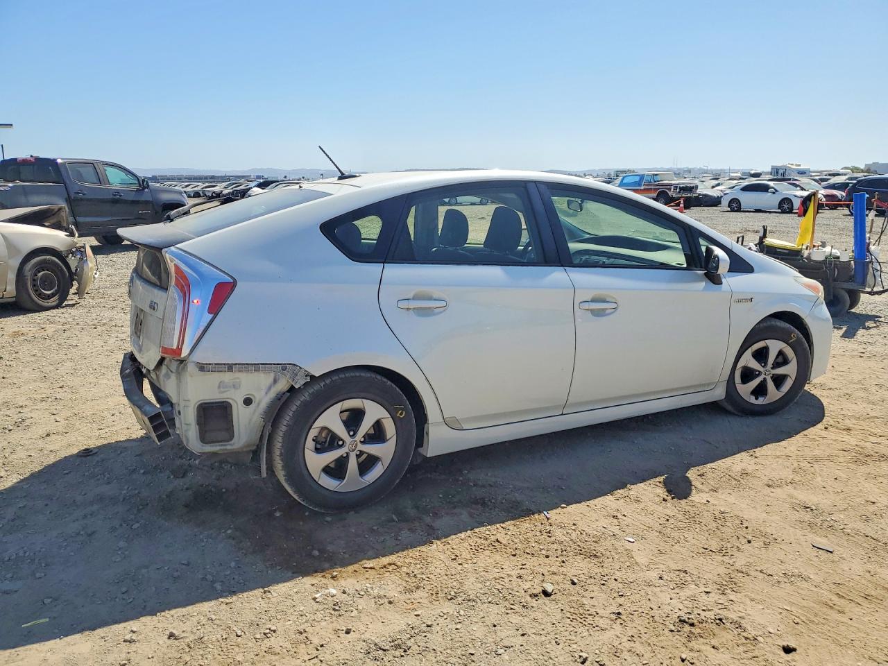 2015 TOYOTA PRIUS THREE photo 5