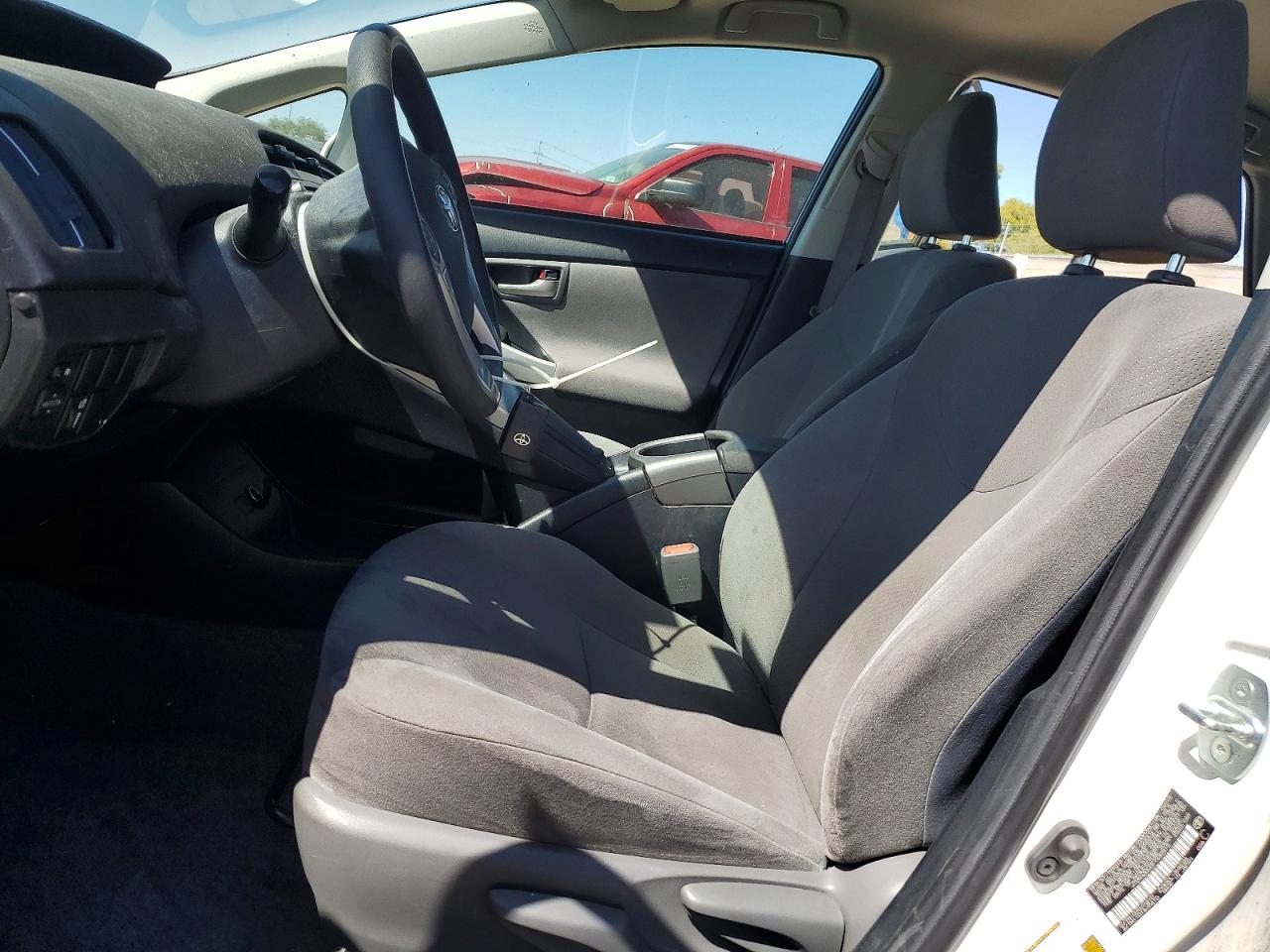 2015 TOYOTA PRIUS THREE photo 13