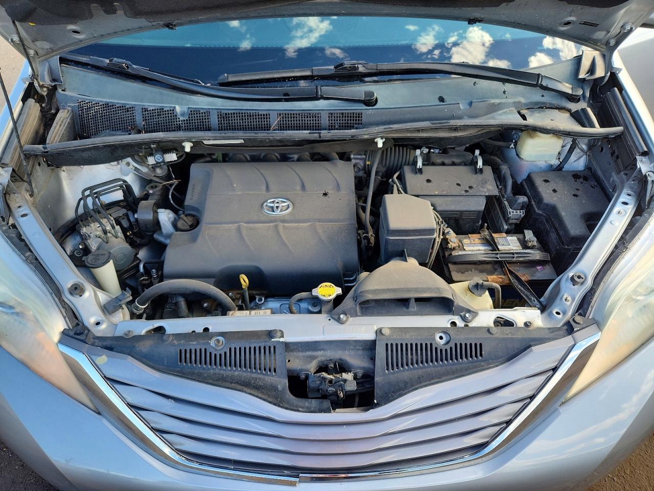 2015 TOYOTA SIENNA XLE 8-PASSENGER photo 23