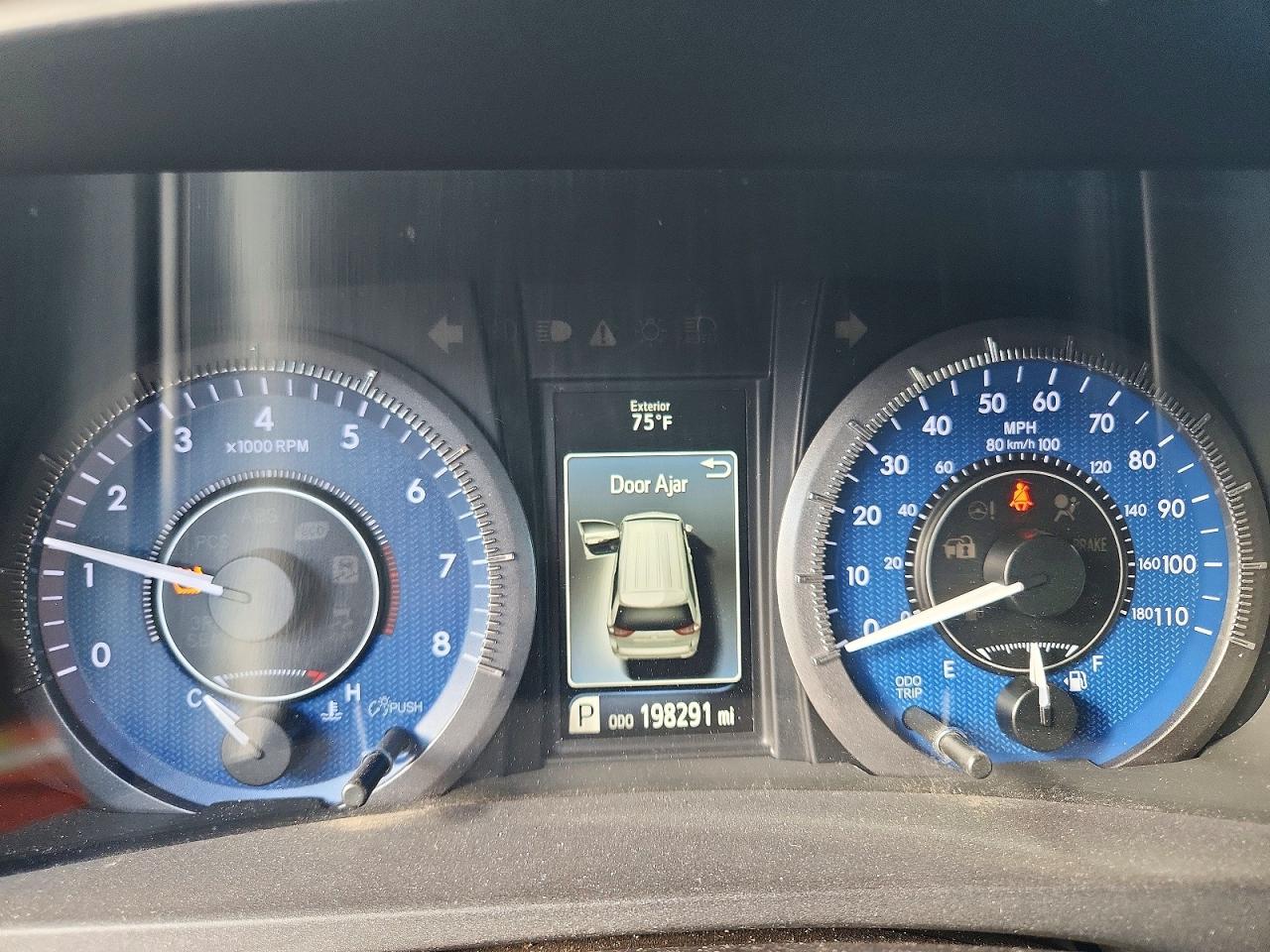 2015 TOYOTA SIENNA XLE 8-PASSENGER photo 17