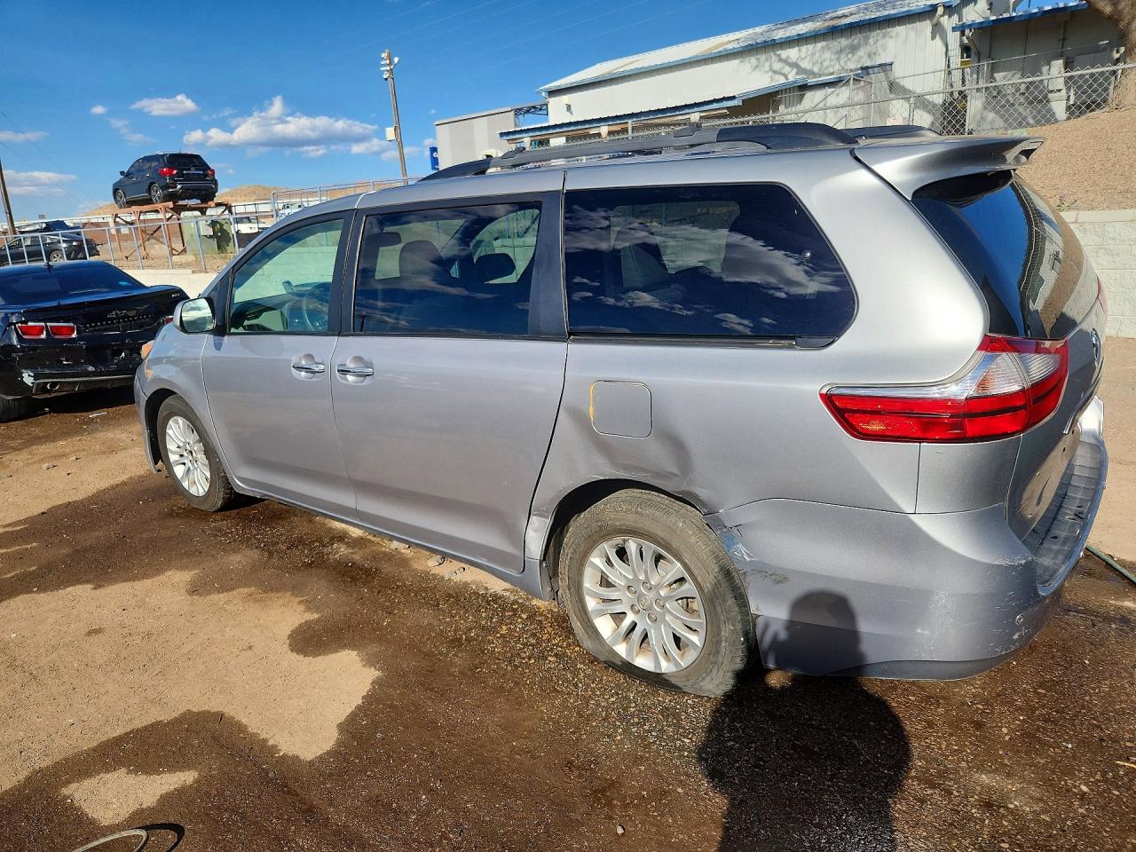 2015 TOYOTA SIENNA XLE 8-PASSENGER photo 3