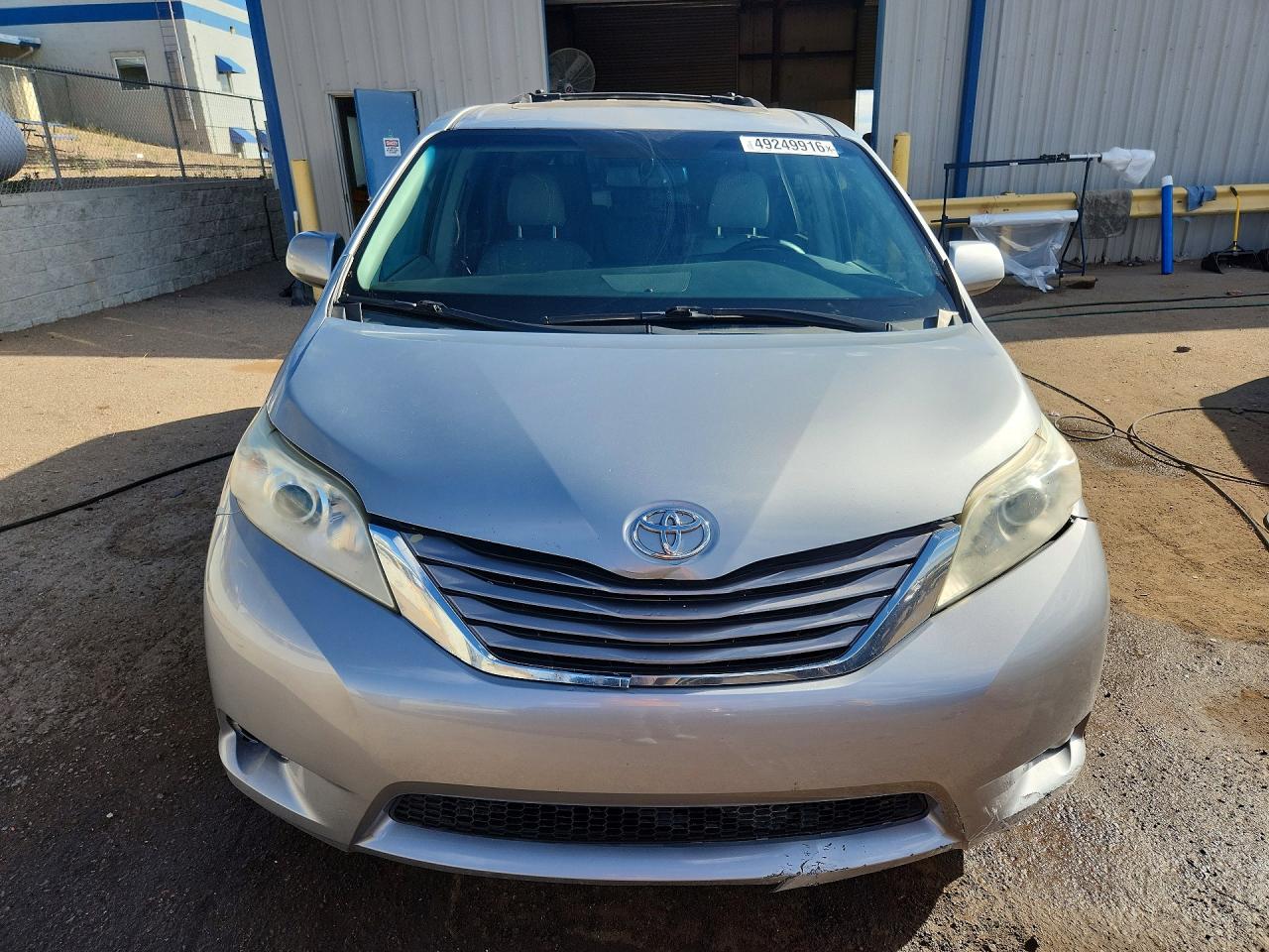 2015 TOYOTA SIENNA XLE 8-PASSENGER photo 9