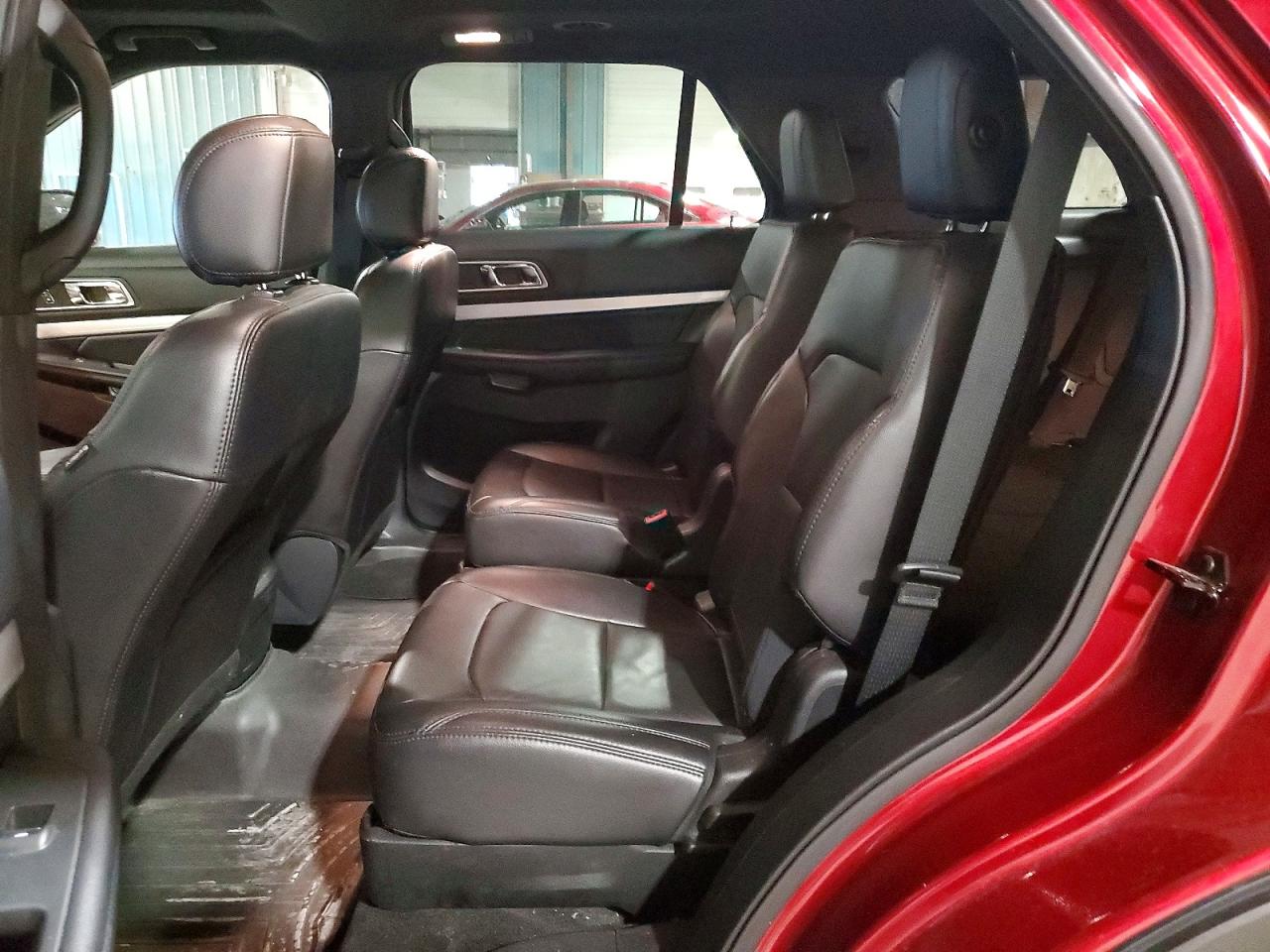 2016 FORD EXPLORER XLT photo 31