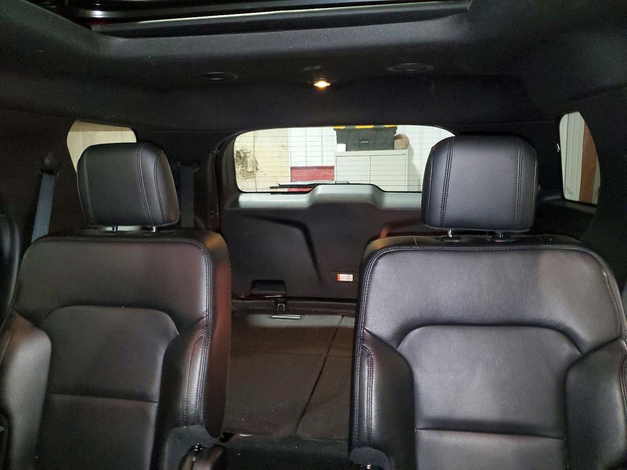 2016 FORD EXPLORER XLT photo 28