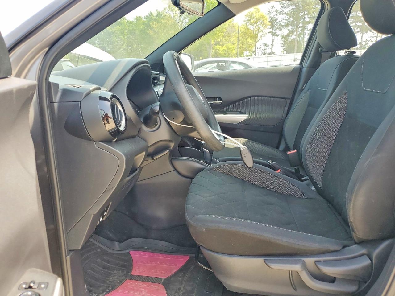 2020 NISSAN KICKS SV photo 19