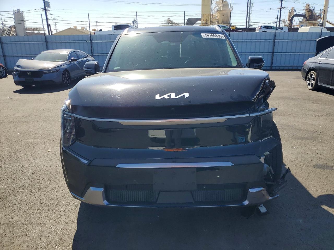 2026 KIA EV9 WIND photo 13