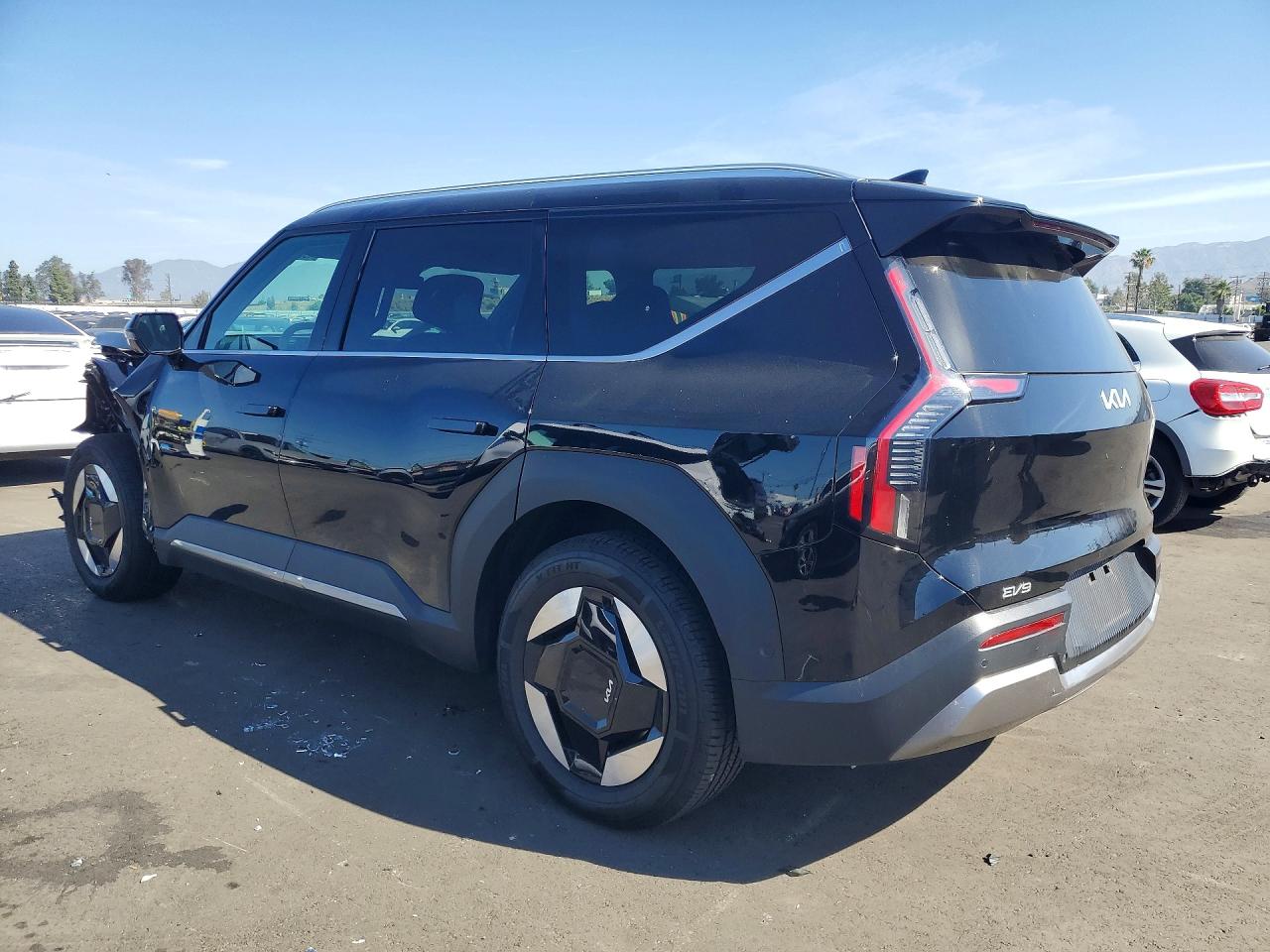 2026 KIA EV9 WIND photo 4