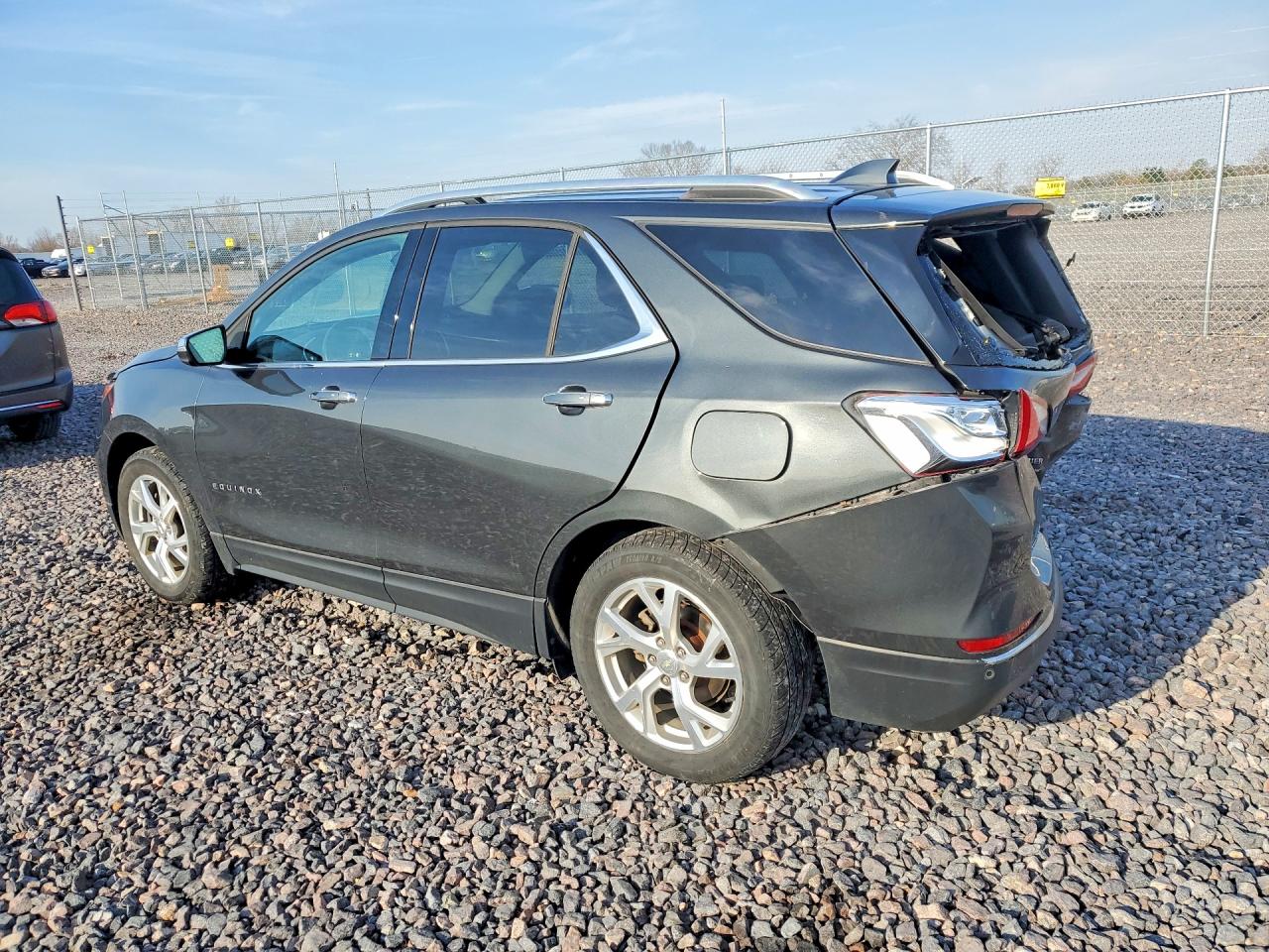 2019 CHEVROLET EQUINOX PREMIER photo 4