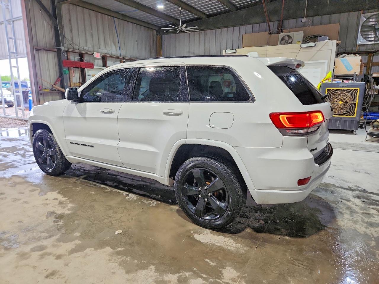 2015 JEEP GRAND CHEROKEE LAREDO photo 3