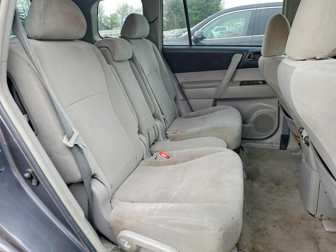 2010 TOYOTA HIGHLANDER BASE photo 31