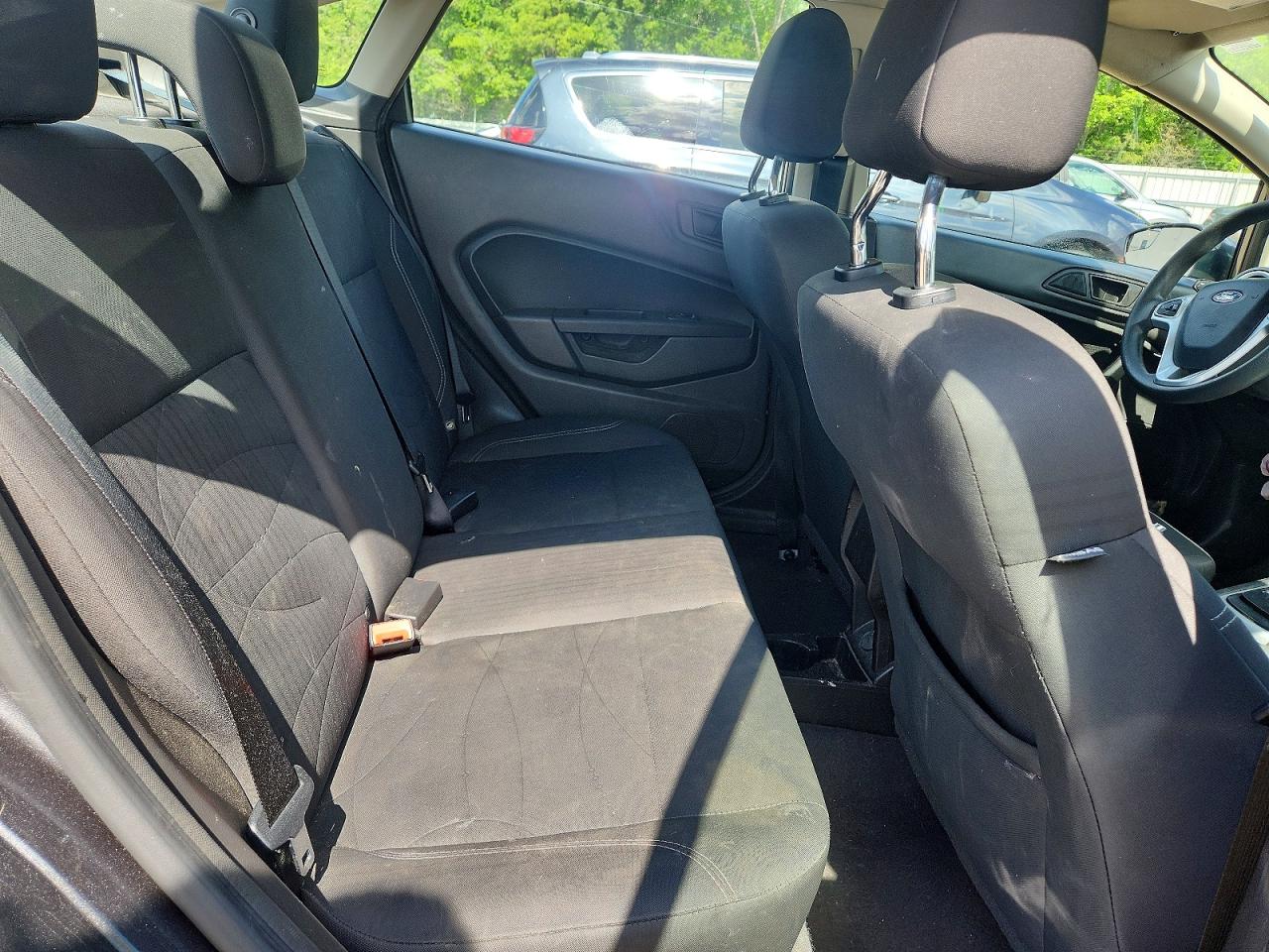 2019 FORD FIESTA SE photo 19
