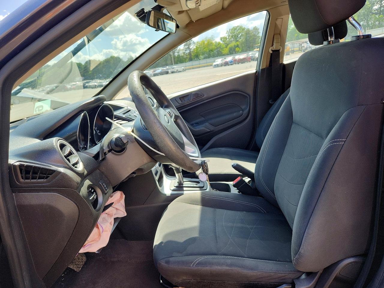 2019 FORD FIESTA SE photo 13