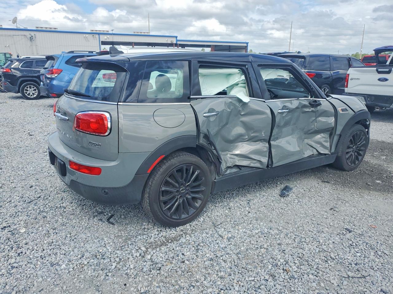 2019 MINI COOPER CLUBMAN photo 5