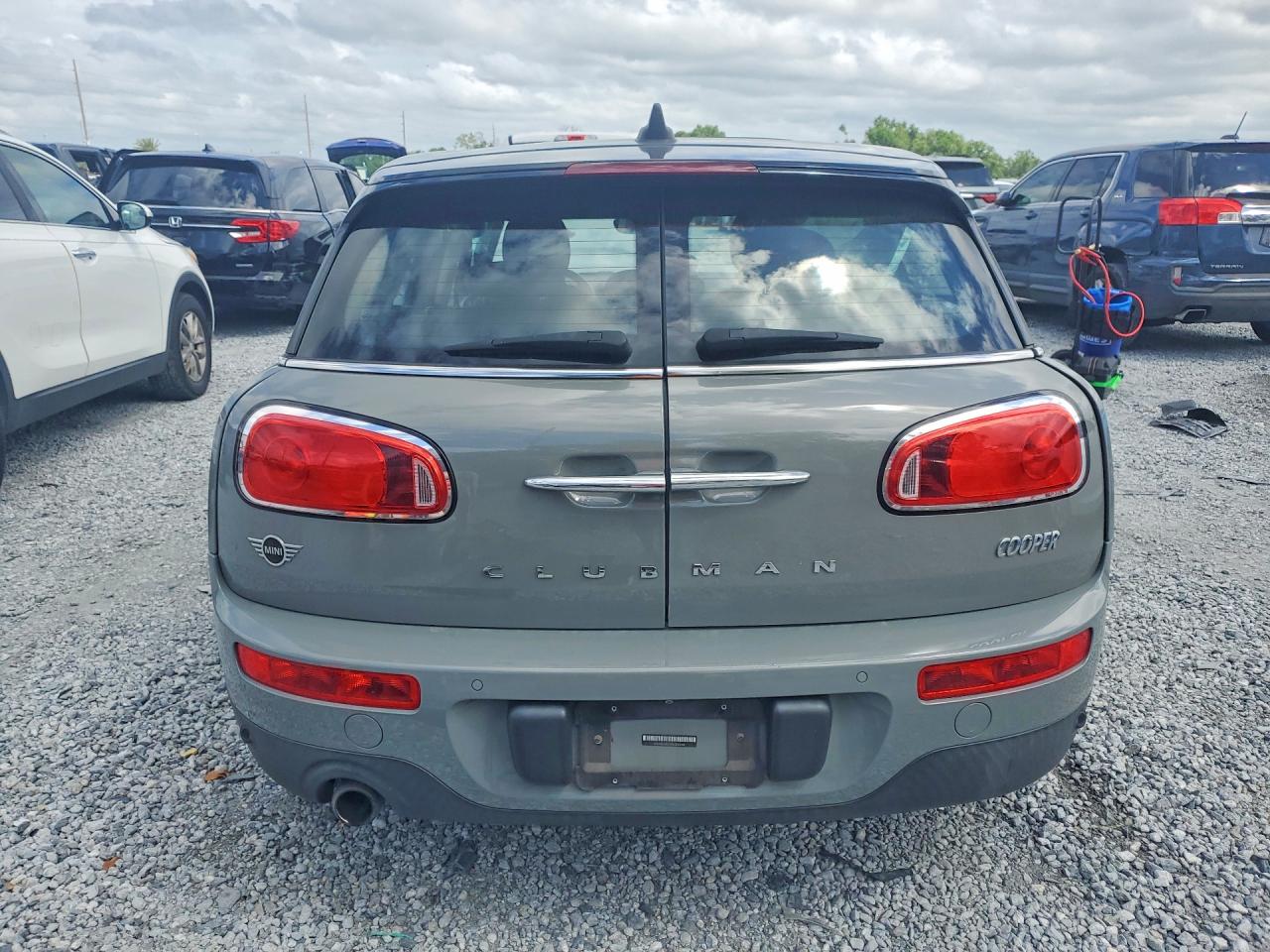 2019 MINI COOPER CLUBMAN photo 11