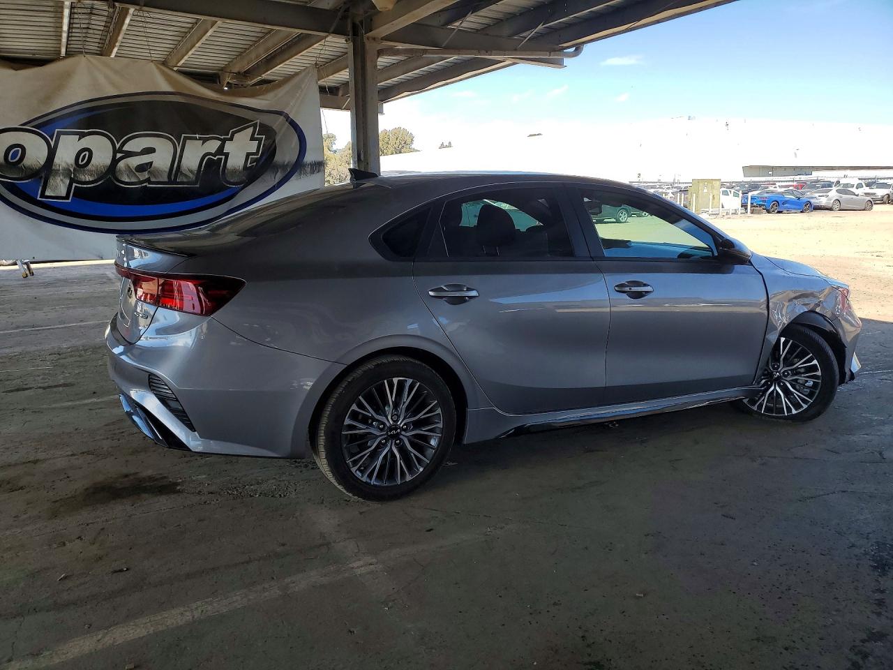 2024 KIA FORTE GT LINE photo 3