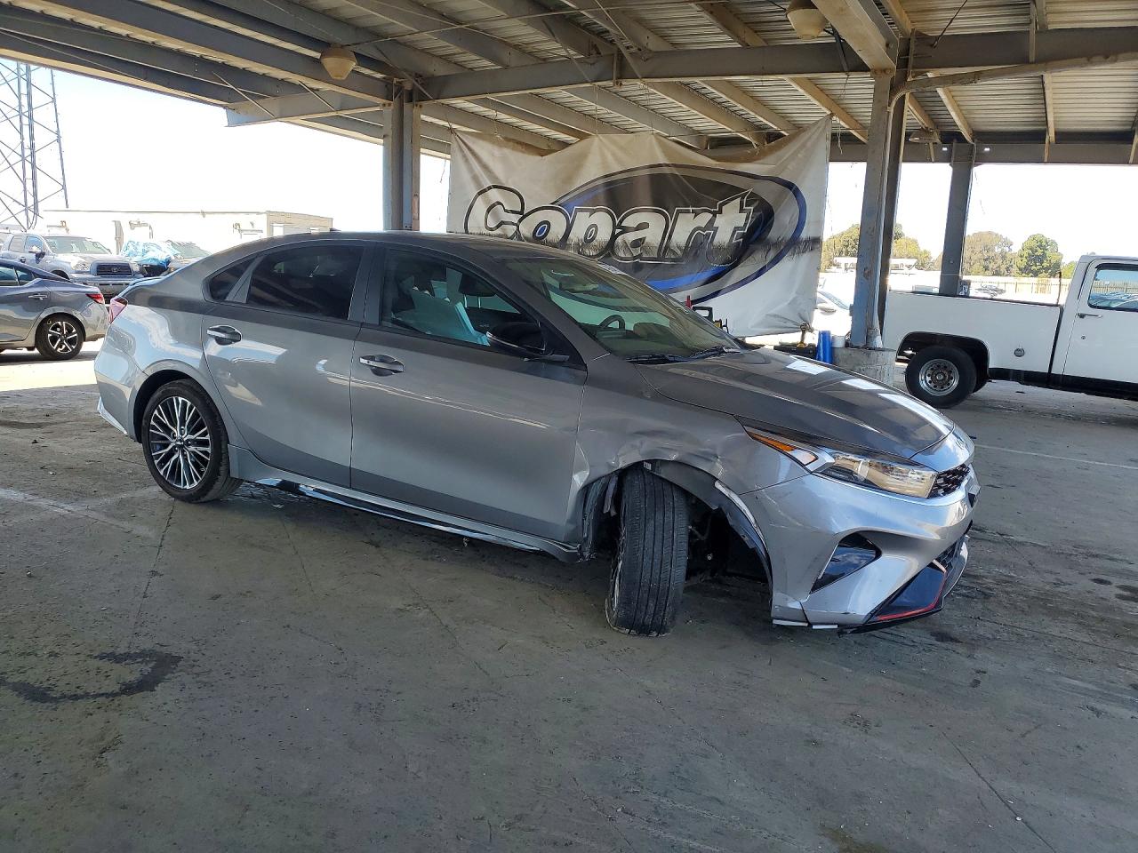 2024 KIA FORTE GT LINE photo 4