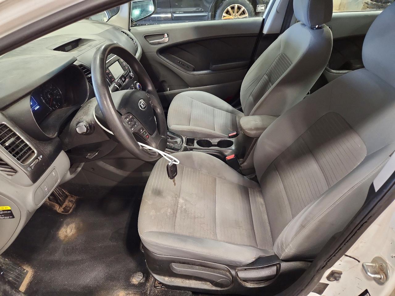 2017 KIA FORTE LX photo 19