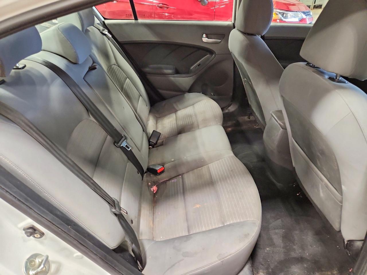 2017 KIA FORTE LX photo 28