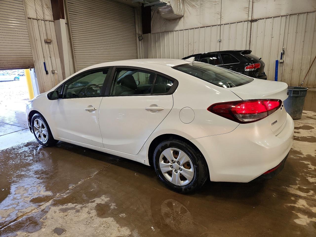 2017 KIA FORTE LX photo 4
