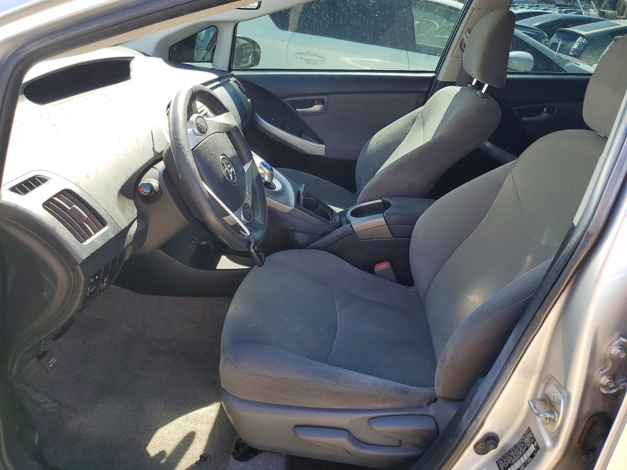 2014 TOYOTA PRIUS THREE photo 13