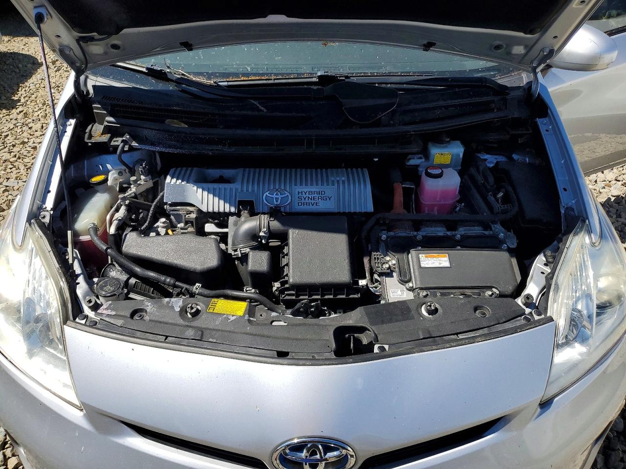 2014 TOYOTA PRIUS THREE photo 21