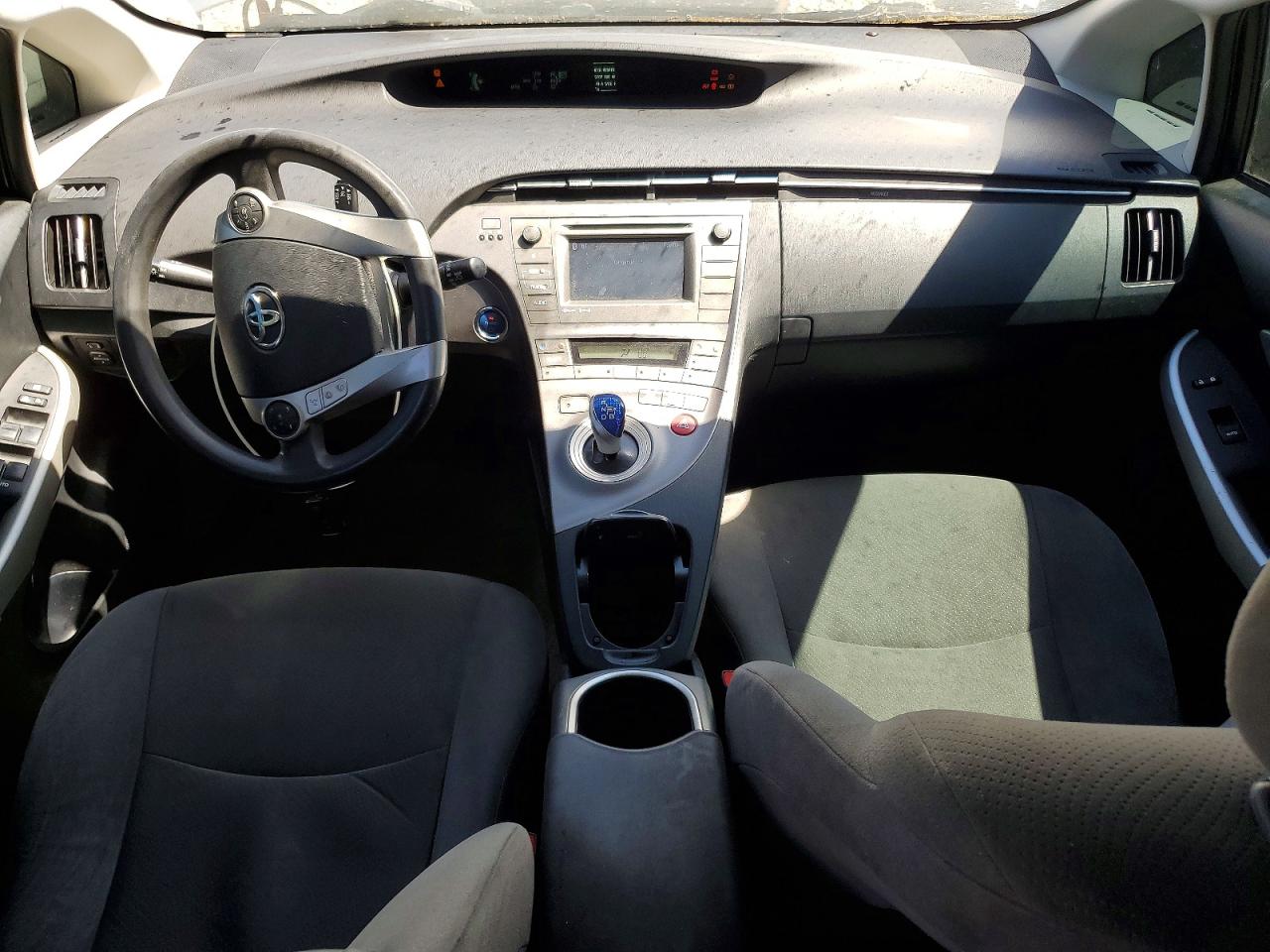 2014 TOYOTA PRIUS THREE photo 15