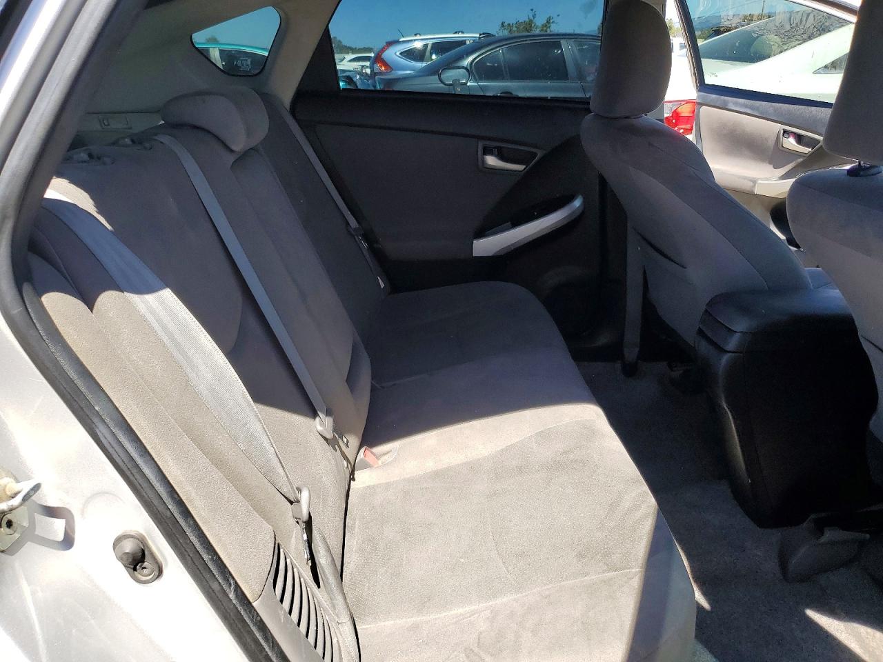 2014 TOYOTA PRIUS THREE photo 19