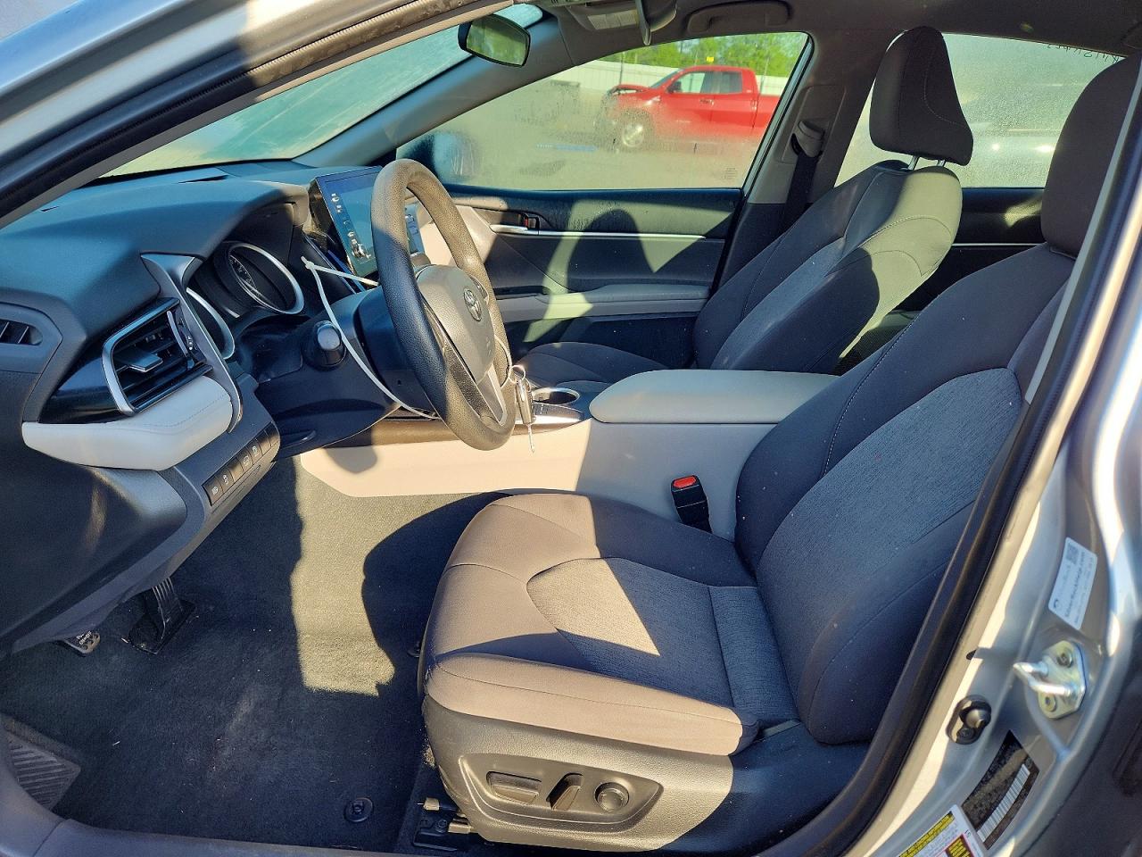 2023 TOYOTA CAMRY LE photo 19