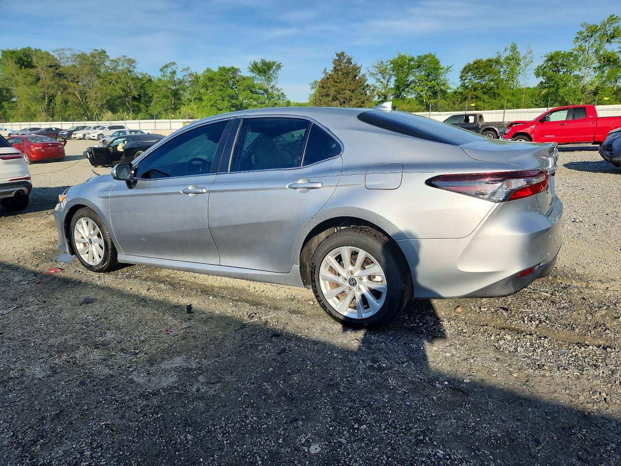2023 TOYOTA CAMRY LE photo 4