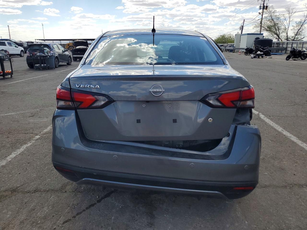 2025 NISSAN VERSA S photo 11