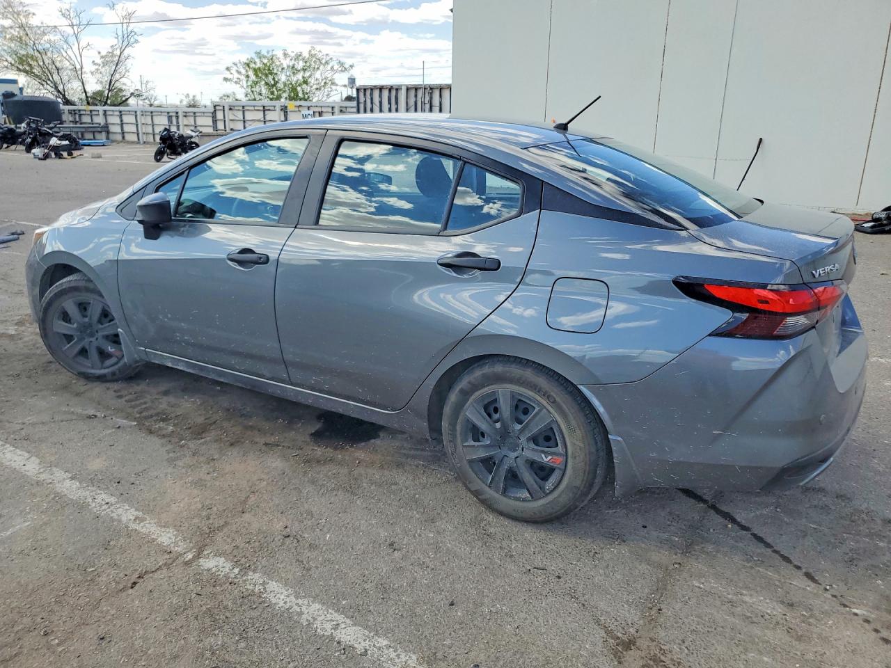 2025 NISSAN VERSA S photo 3
