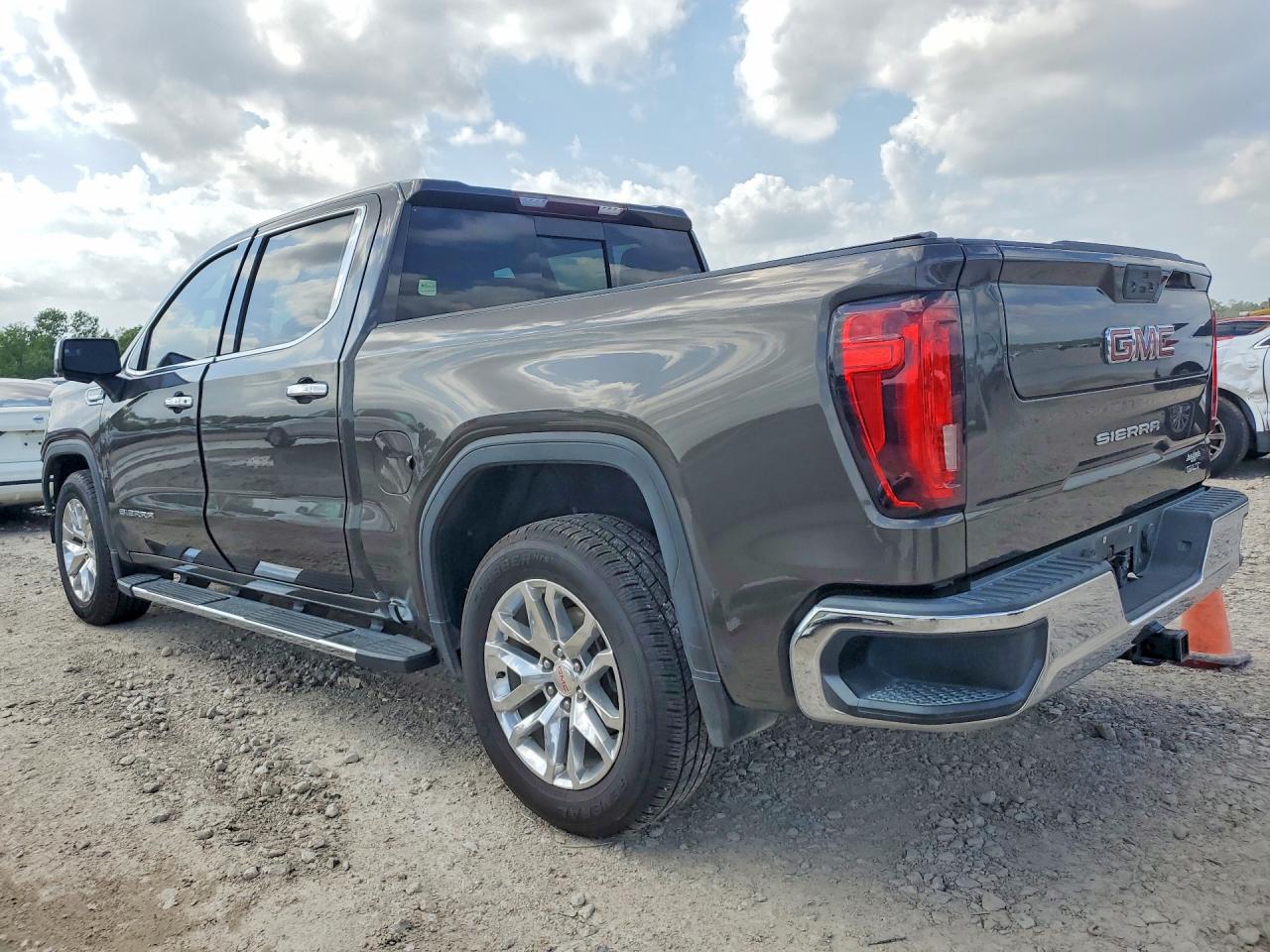 2019 GMC SIERRA C1500 SLT photo 3